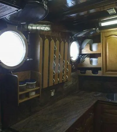 船屋 Odysseus A Cruises